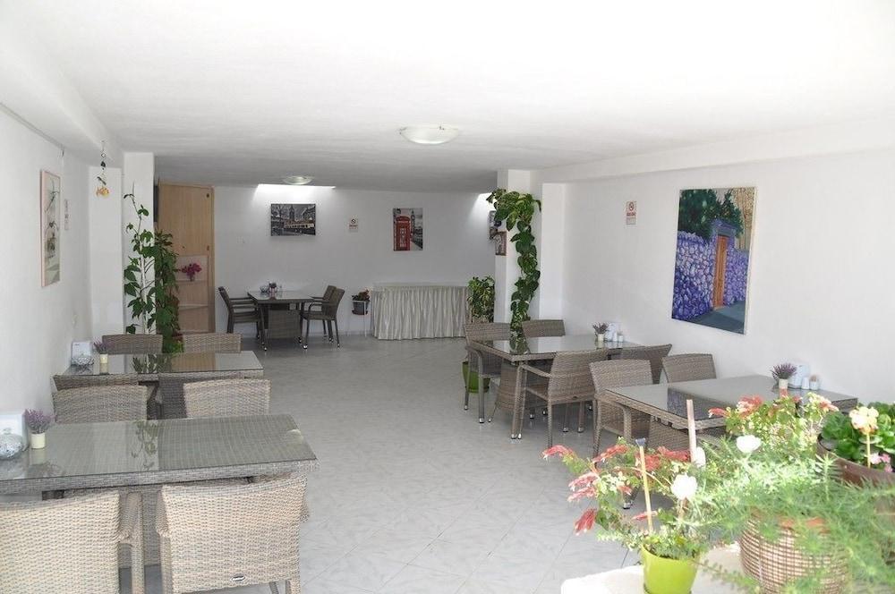 Gun-ay Otel